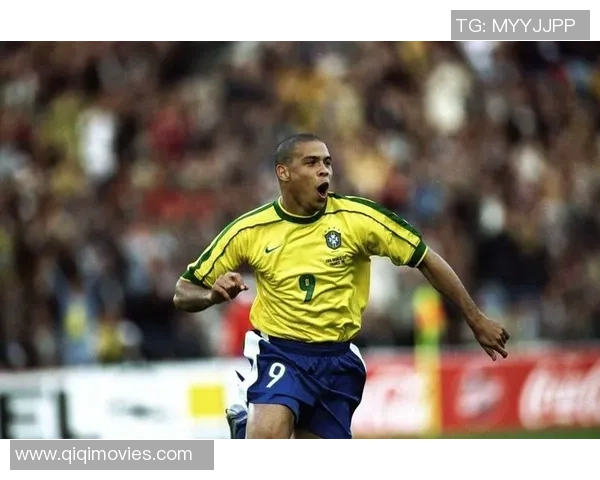 全球足球人偶球星排名前十强揭秘 这些传奇人物不容错过