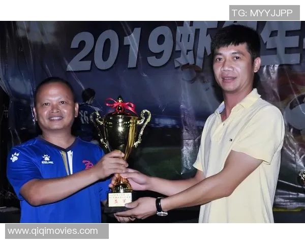 当足球巨星奥特曼闪耀绿茵场谱写激情与荣耀新篇章 当足球巨星奥特曼闪耀绿茵场谱写激情与荣耀新篇章